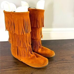 Minnetonka suede fringe boots - size 9,